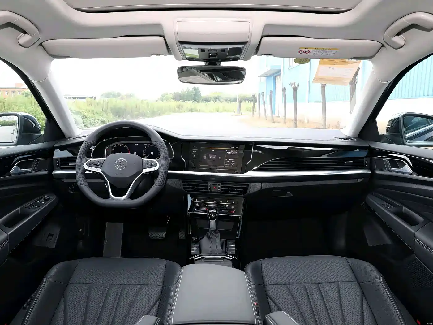 Volkswagen Passat 2026 Outstanding Edition 380TSI Starlight Dragon Soaring Version фото 6