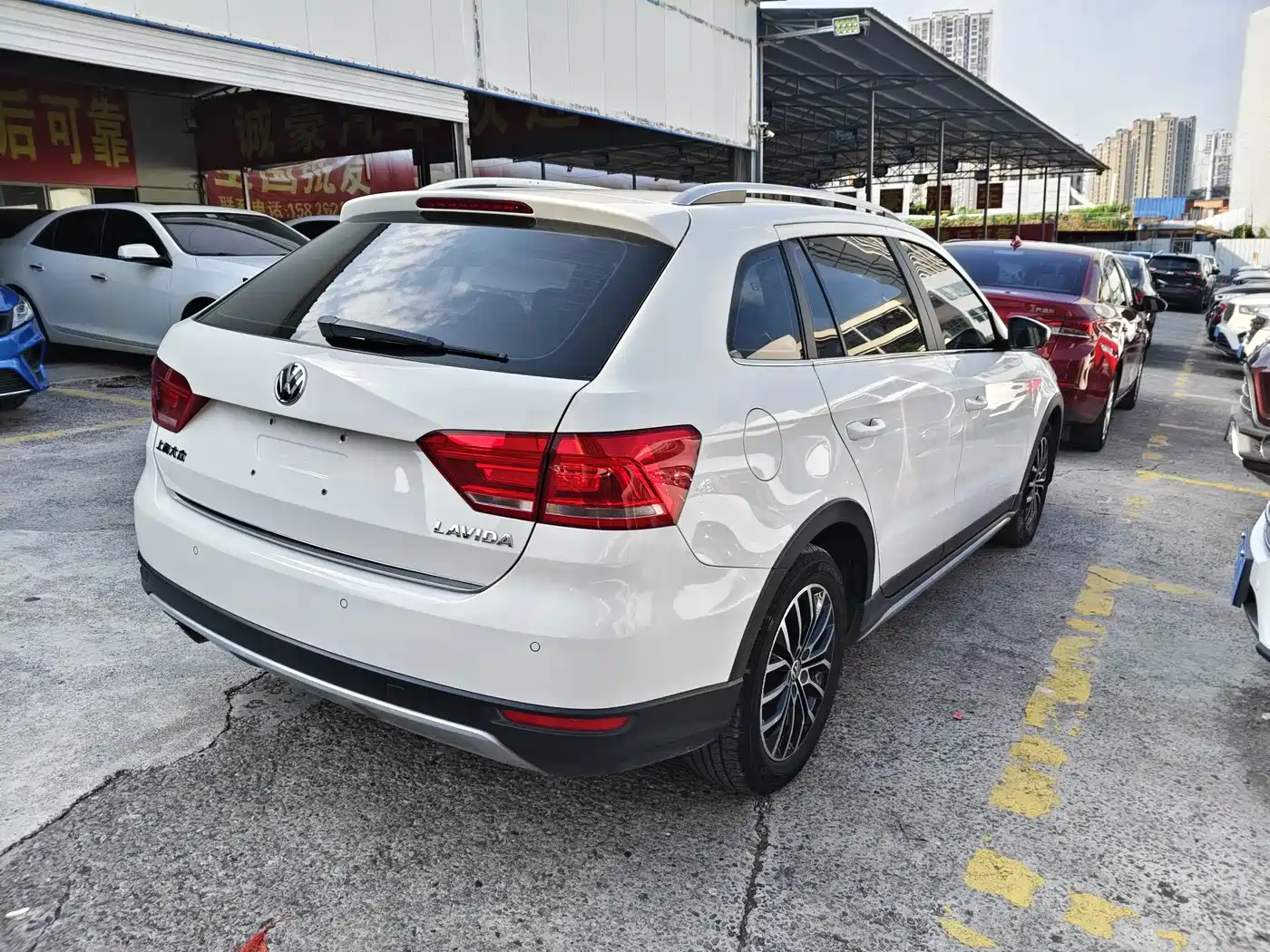 Volkswagen Gran Lavida 2015 2014 1.6L Auto