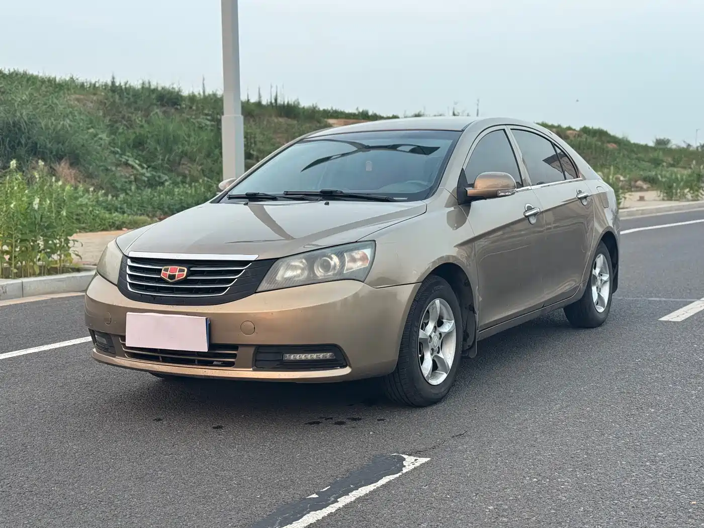 Geely Emgrand 2014 2014 Sedan 1.5L Manual Elite