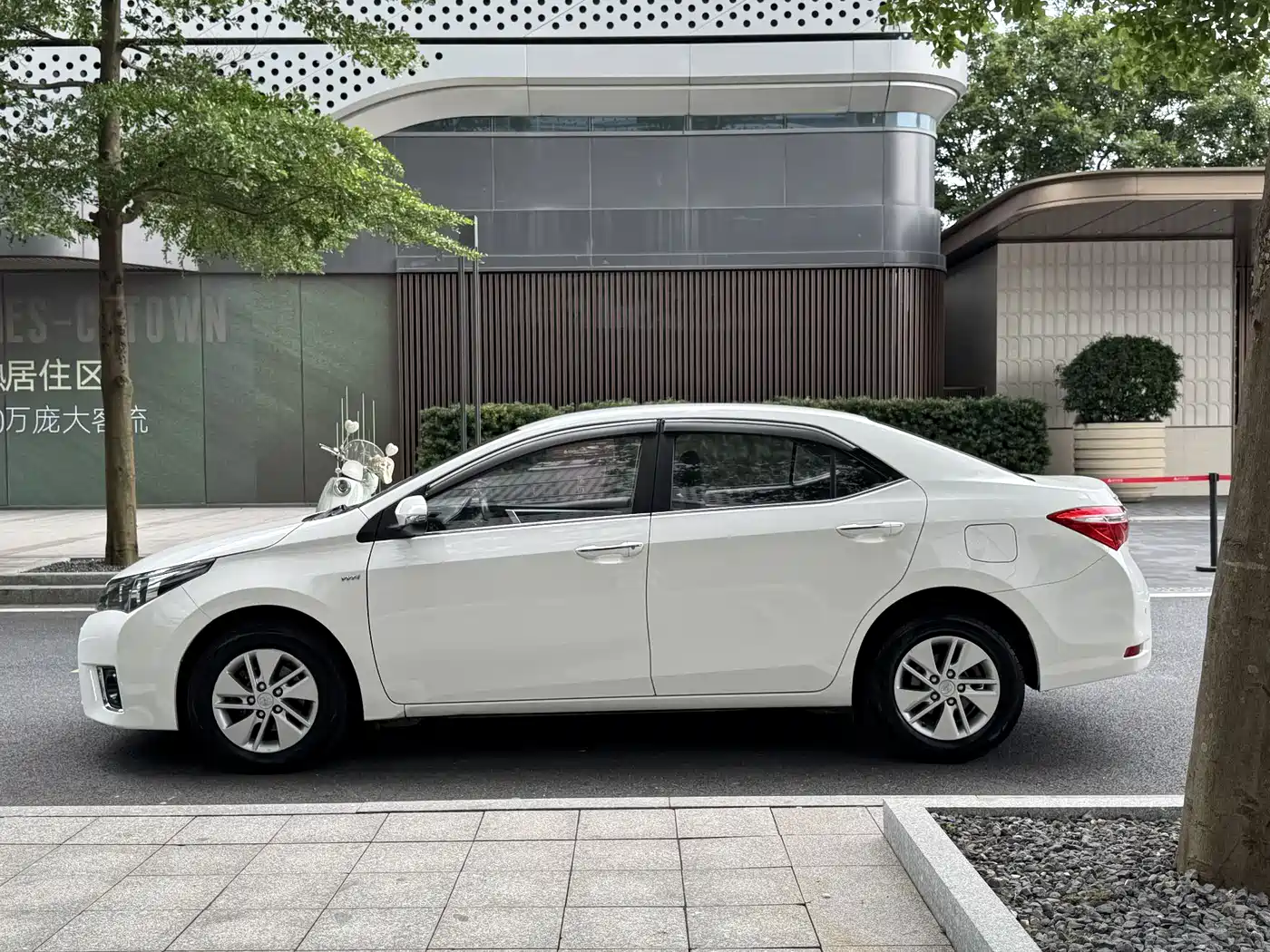 Toyota Corolla 2014 1.6L CVT GL фото 16