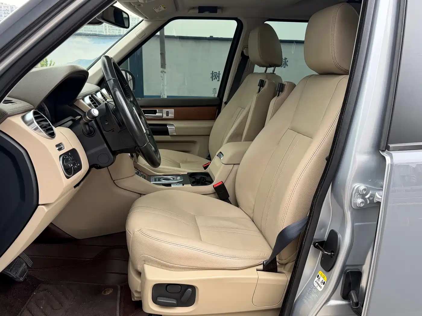 Land Rover Discovery 2016 3.0 SC V6 HSE фото 8