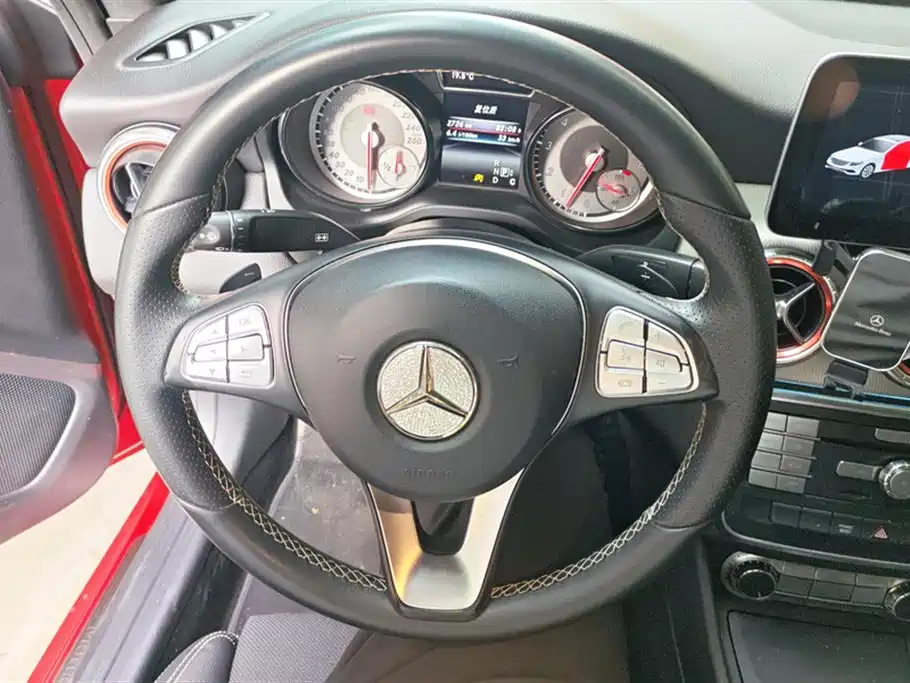 Mercedes-Benz CLA (Import) 2016 Facelift CLA 200 Sport фото 15
