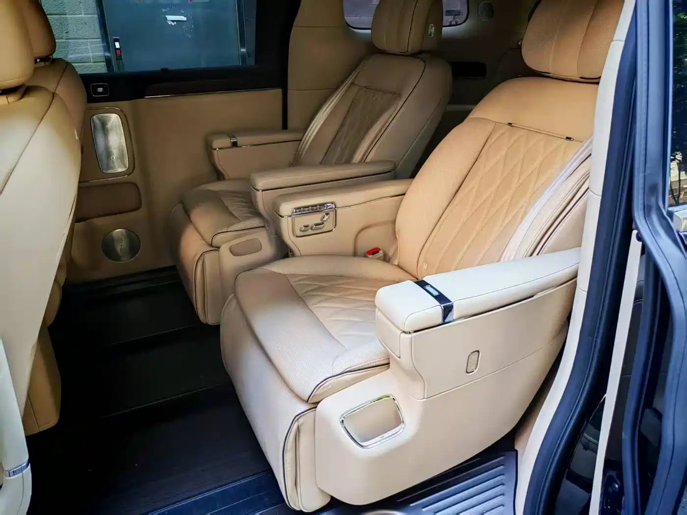 Zhijie Zunjie MPV 2026 2026 Model Mid-Range Edition