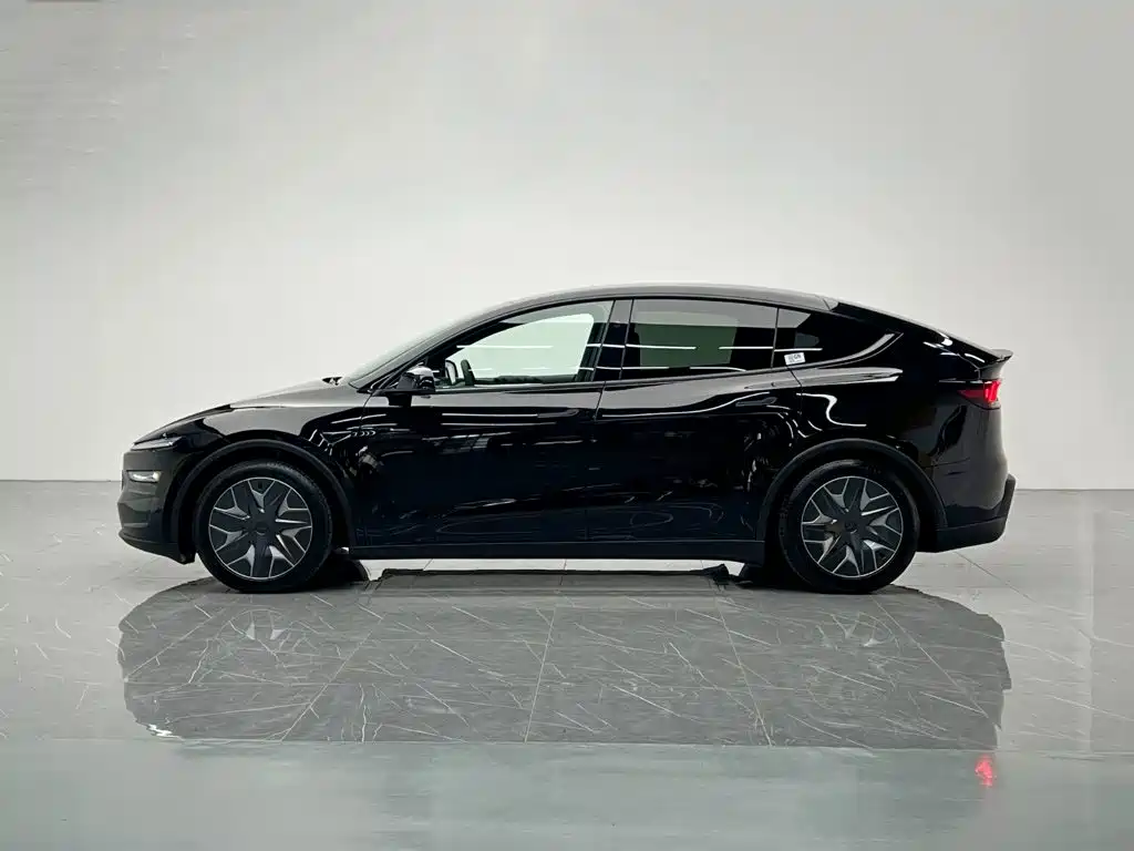 Tesla Model Y L 2026 2025 Facelift Long Range AWD