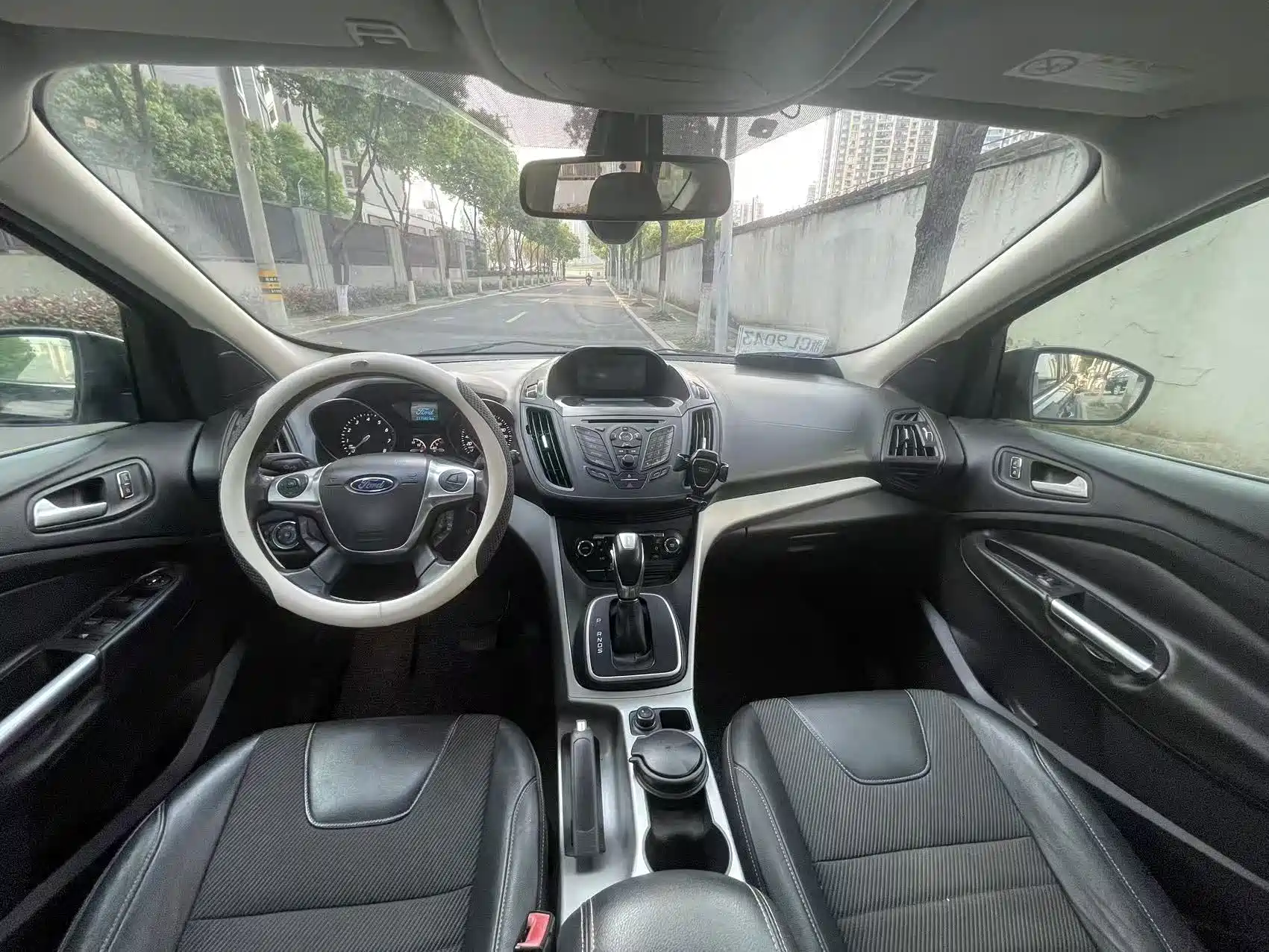 Photo 10 - Ford Kuga