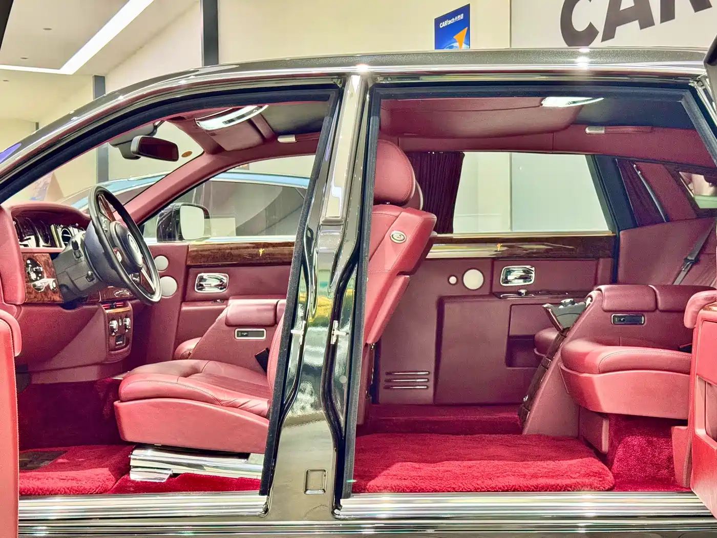 Фото 21 - Rolls-Royce Phantom