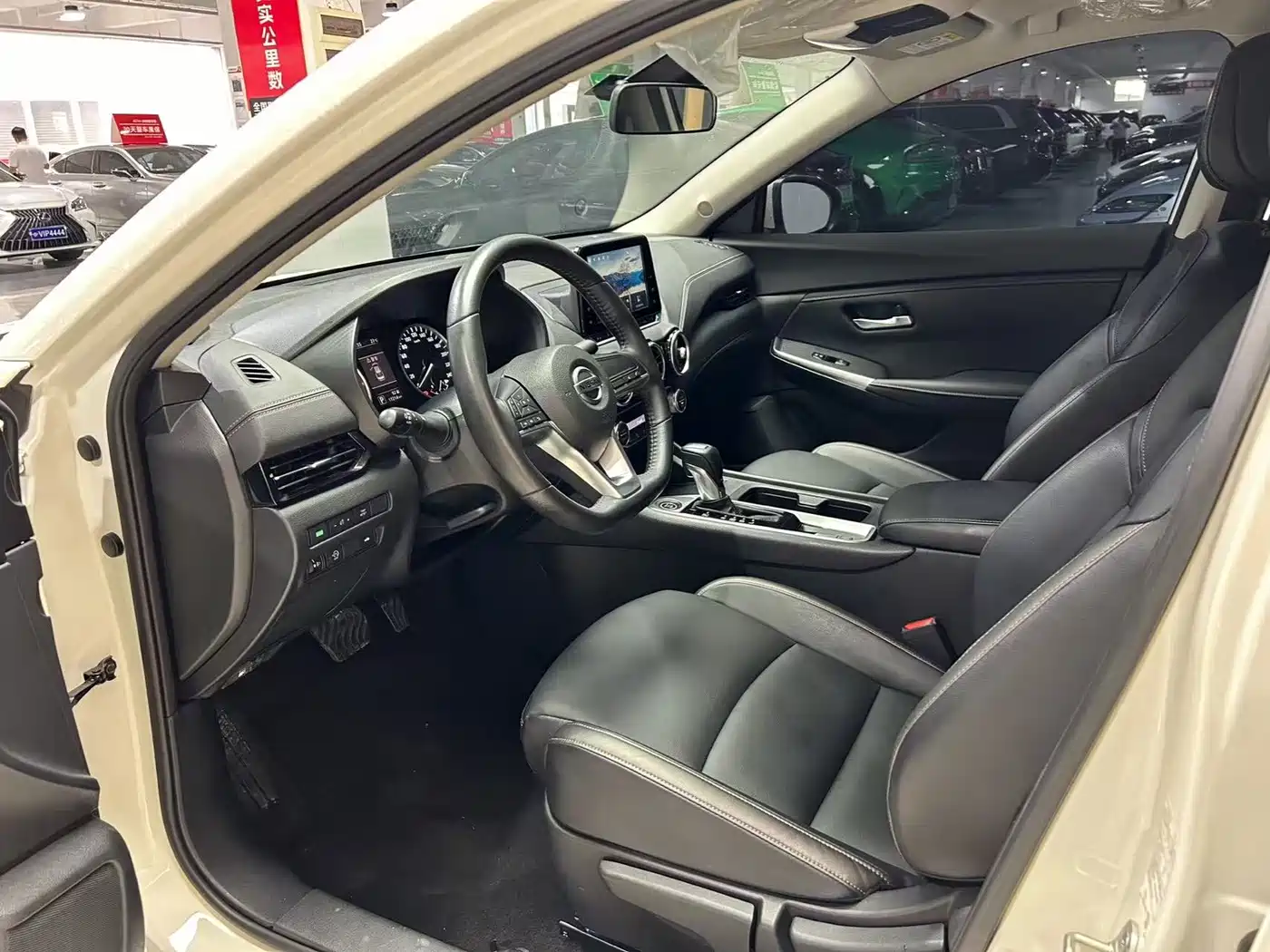 Nissan SYLPHY, миниатюра 7