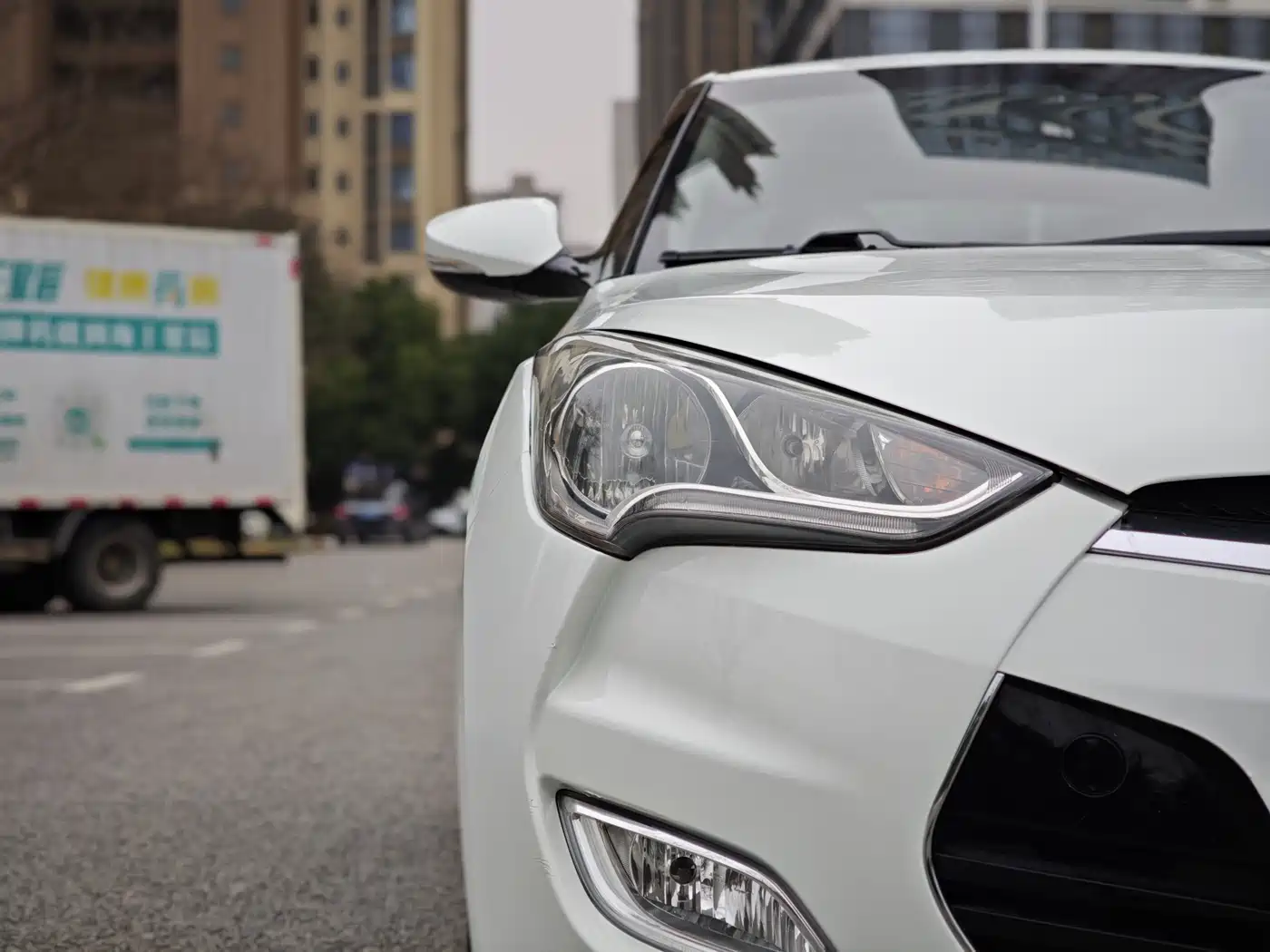 Hyundai Veloster 2012 1.6L Automatic Luxury Edition фото 9