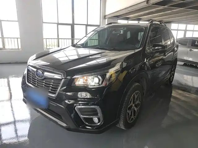 Subaru Forester 2.0i, Люкс, EyeSight