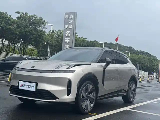 Lynk & Co 08 EM-P 2024