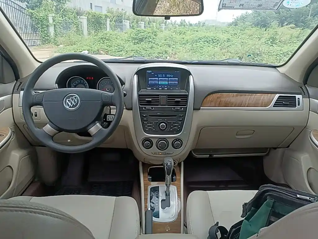 Фото 10 - Buick Excelle