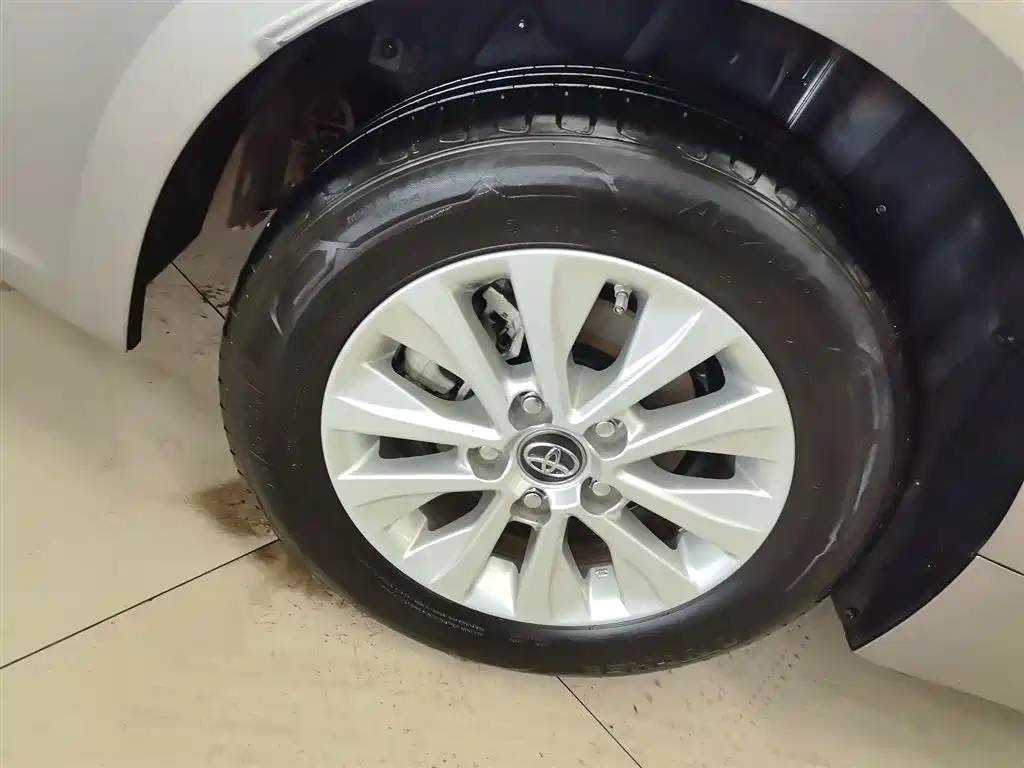 Toyota Corolla 2021 Hybrid 1.8L E-CVT Pioneer Edition фото 22
