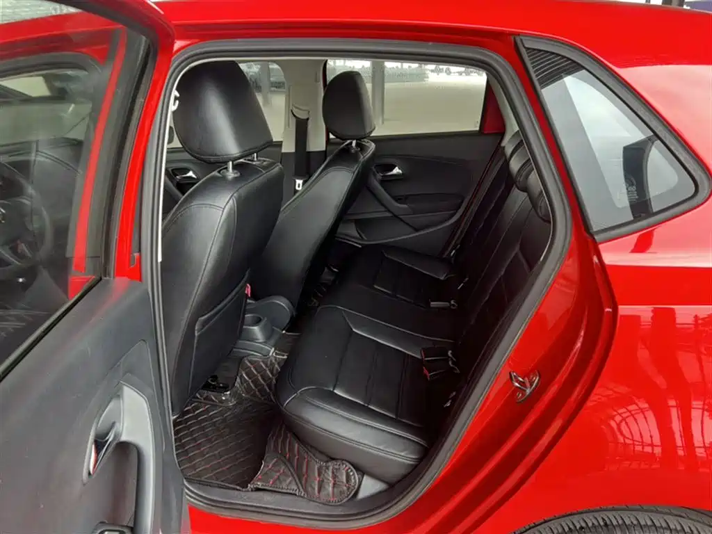 Volkswagen Polo 2016 1.4L Automatic Trend фото 12