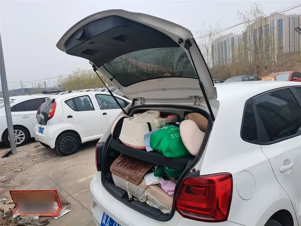 Volkswagen Polo 2016 1.4L Automatic Trend фото 19