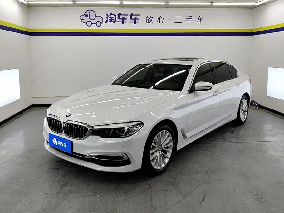 BMW 5 Series 2020 525Li Luxury Package