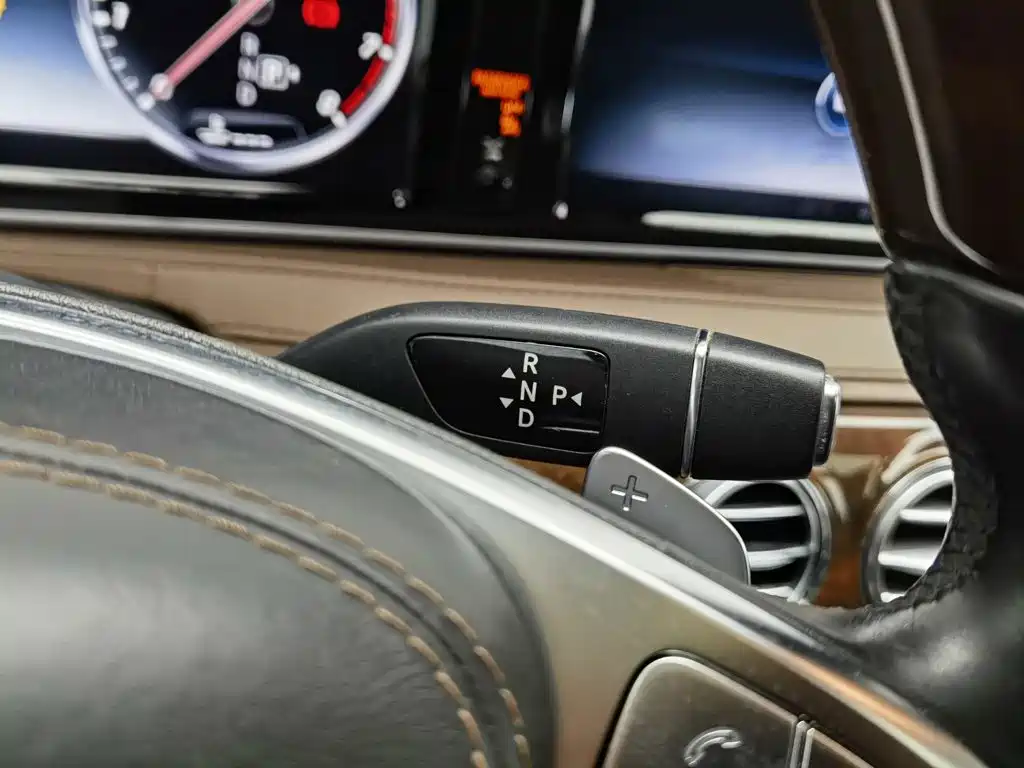 Фото 13 - Mercedes-Benz S-Class