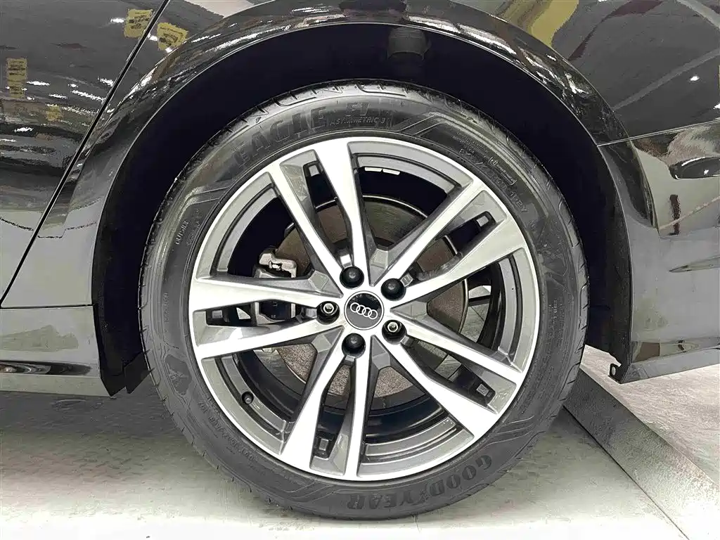 Audi A6L 2023 40 TFSI Luxury Dynamic фото 15