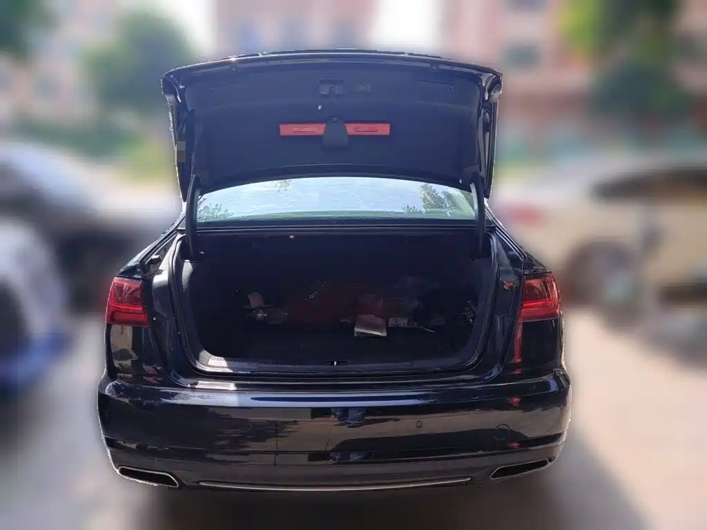 Фото 15 - Audi A6L