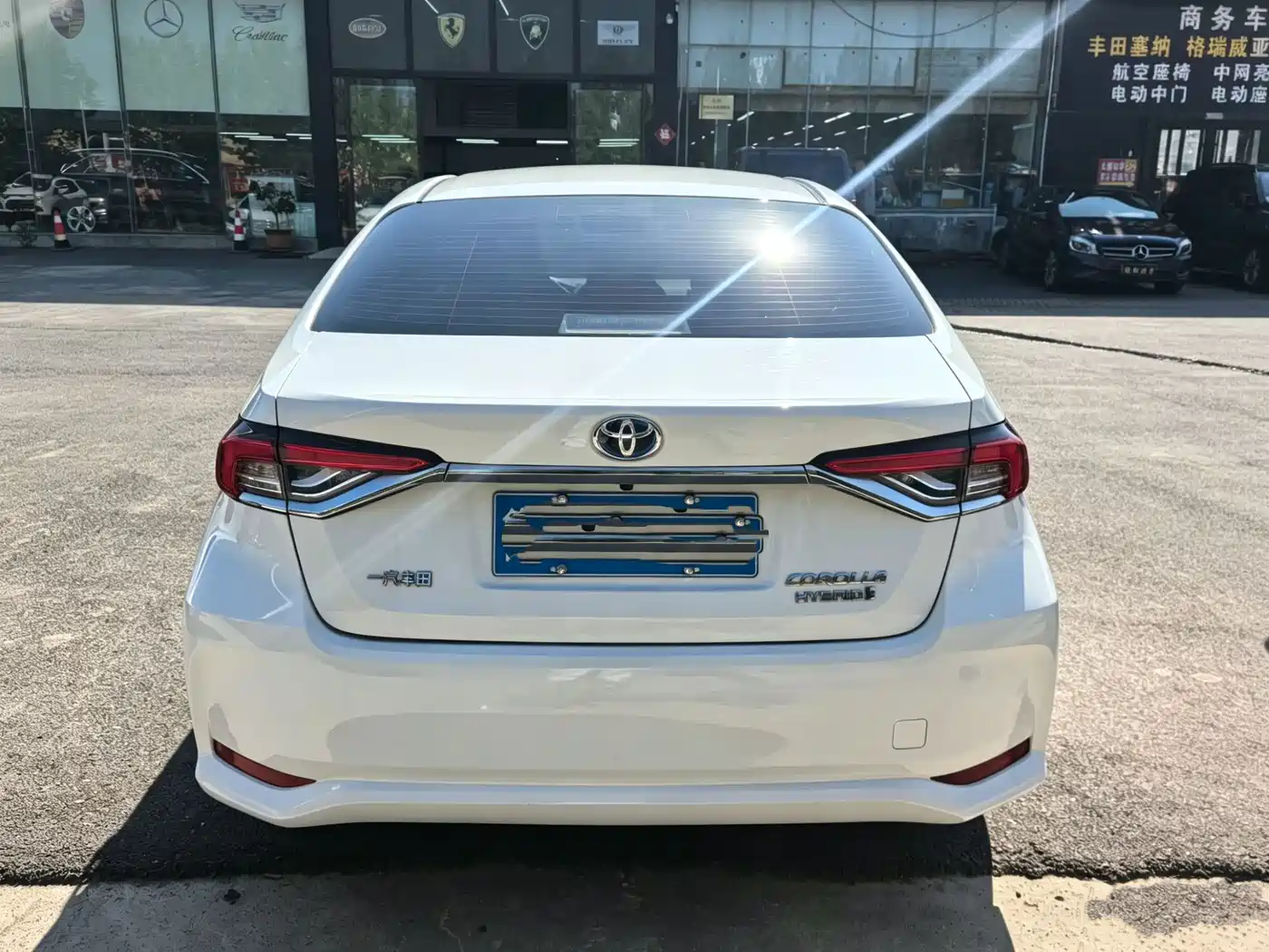 Toyota Corolla 2023 1.8L Smart Hybrid Dual Engine Elite Edition фото 5