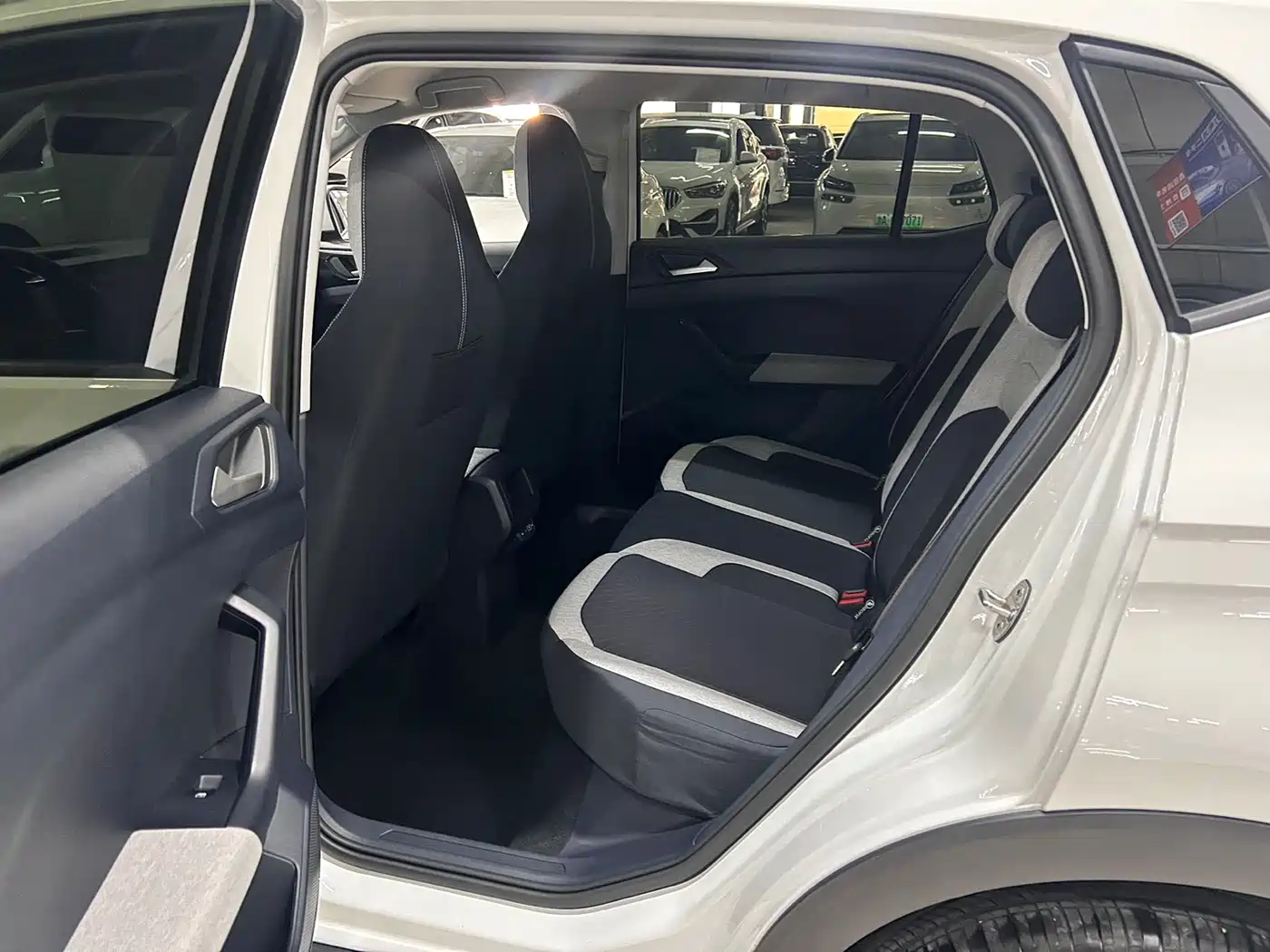 Volkswagen Tharu 2025 Model Rising Star 1.5L Advance Edition фото 10