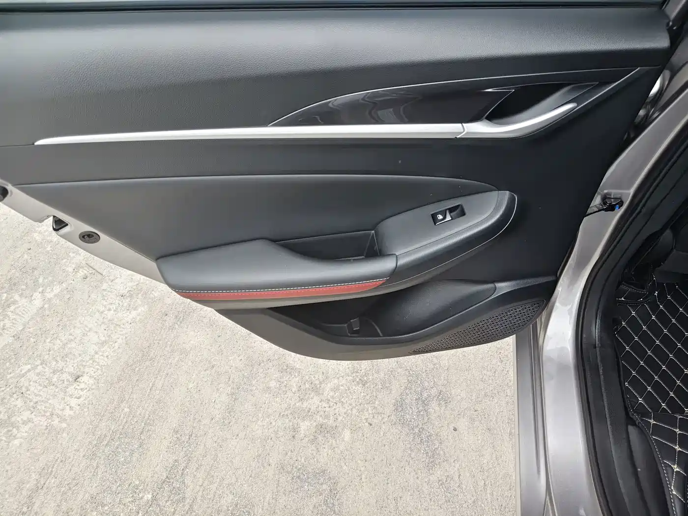 Photo 8 - Changan Eado