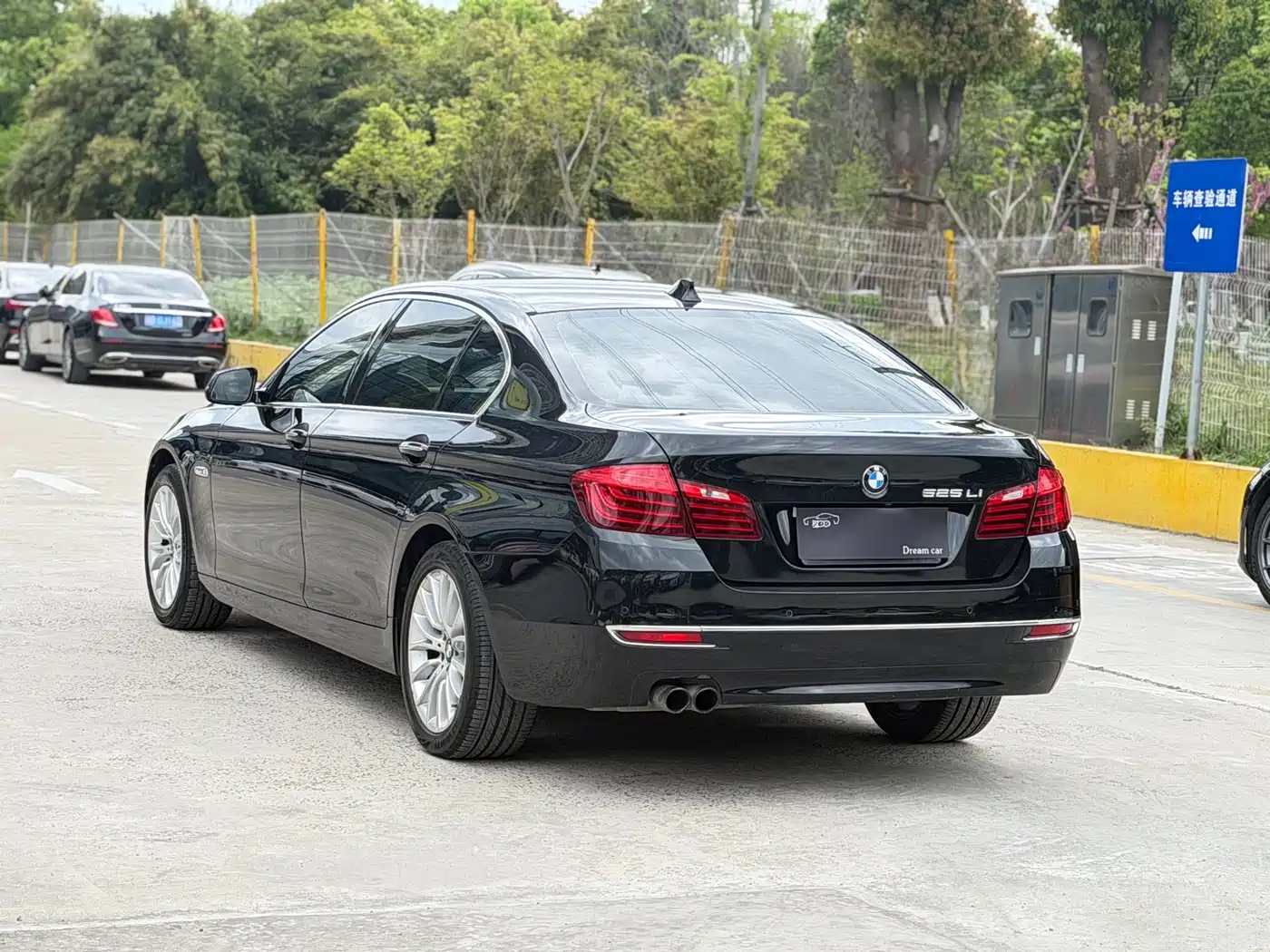 BMW 5 Series 2017 525Li Luxury Design Package фото 9