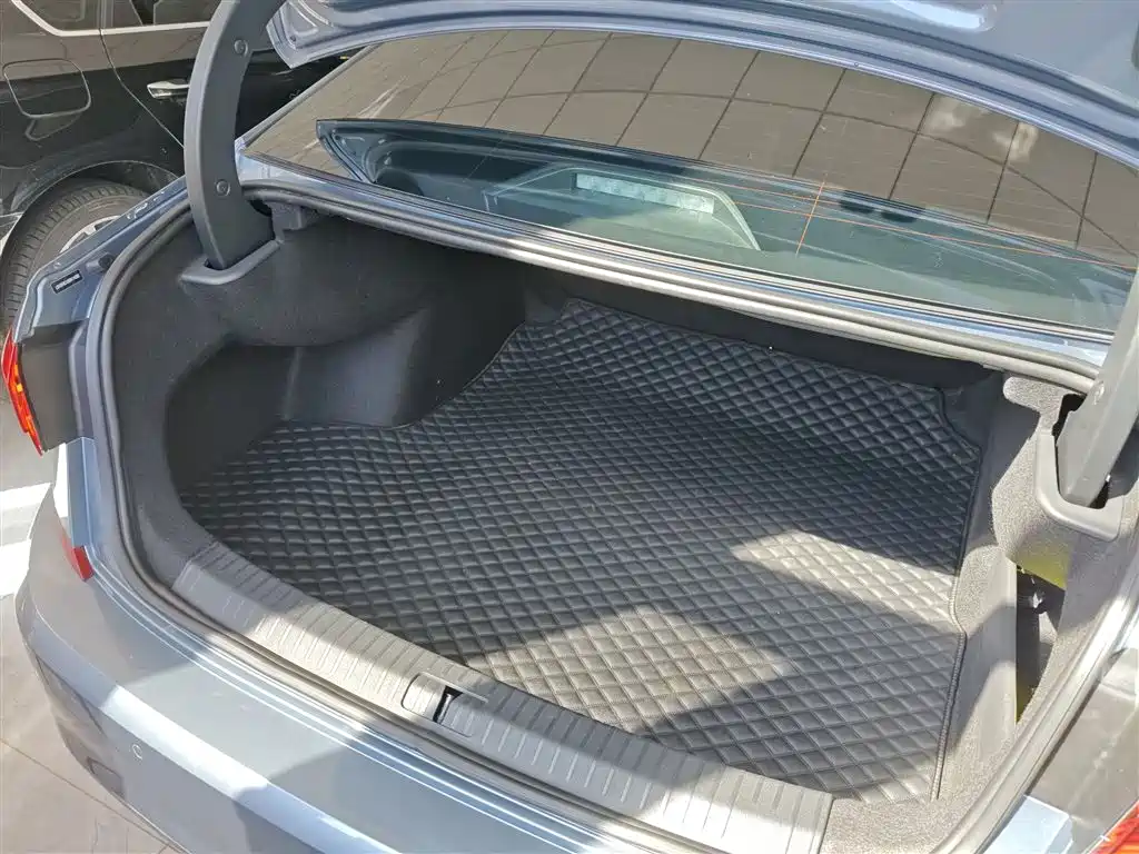 Volkswagen Passat 2022 330TSI Starlight Elite Edition фото 19
