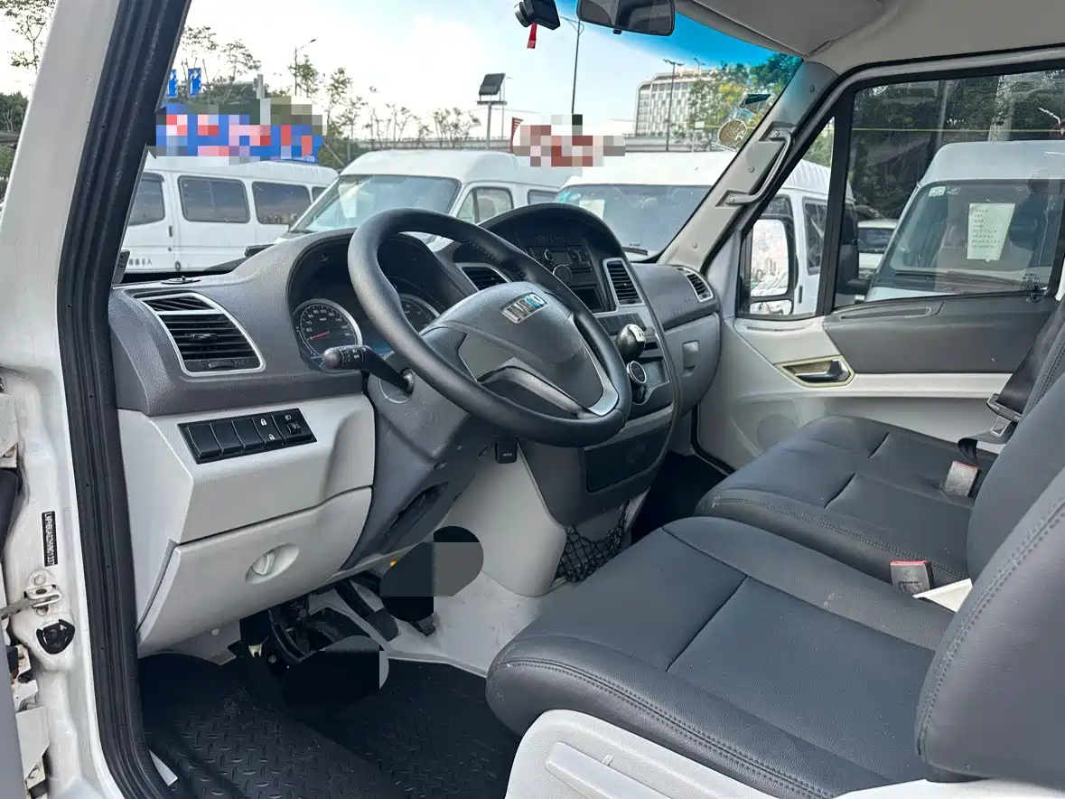 Iveco Bodhi 2018 2017 2.5T Classic A32 Bus Medium Roof 6-7 Seater 47Z5