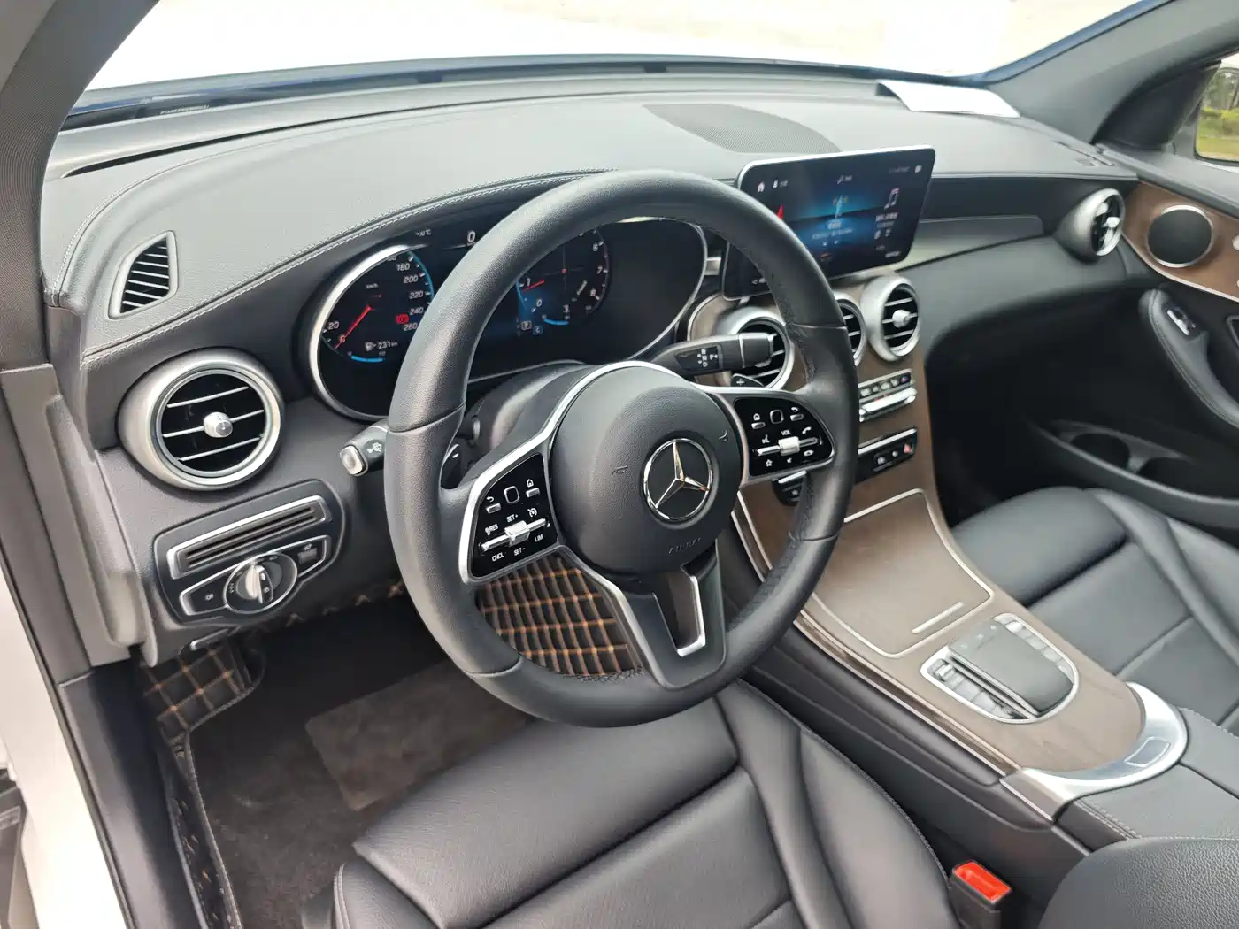 Mercedes-Benz GLC 2022 Facelift GLC 300 L 4MATIC Dynamic Collector's Edition фото 14