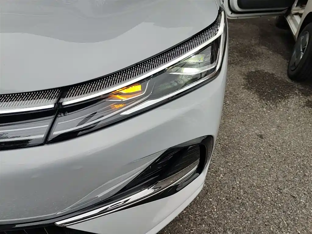 Geely Galaxy Galaxy A7 2025 EM-i фото 24