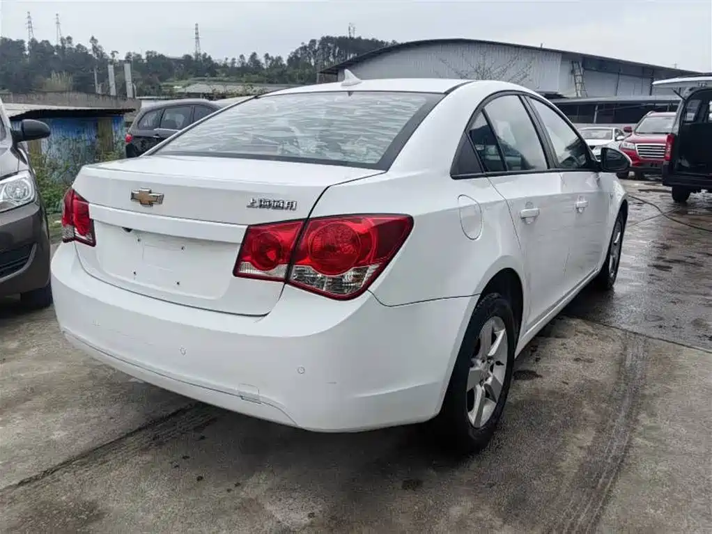 Chevrolet Cruze 2013 Model 1.6L SE AT фото 3