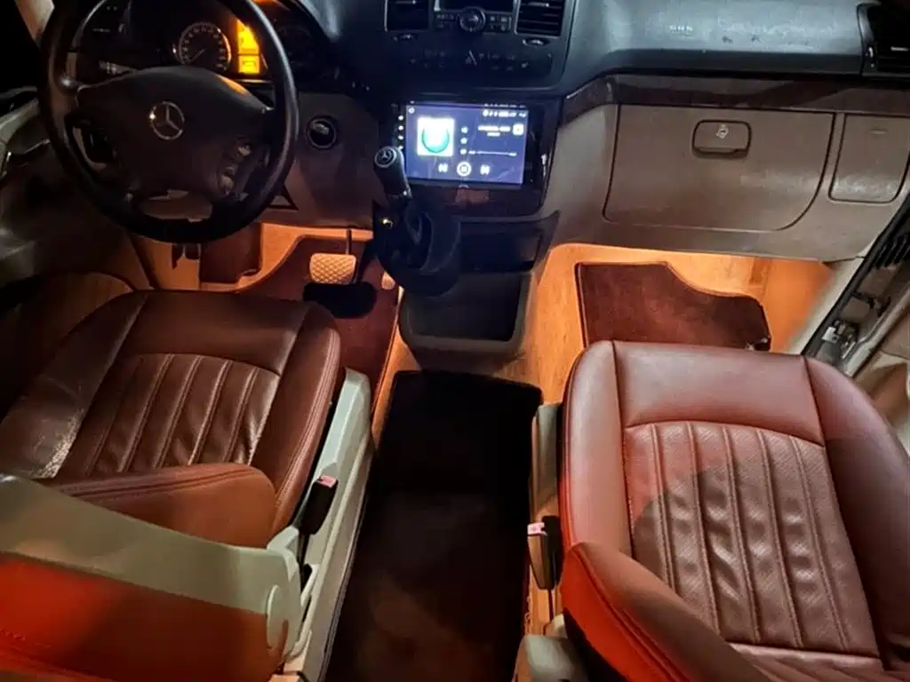 Mercedes-Benz Viano 2011 2.5L Navigation Edition фото 6