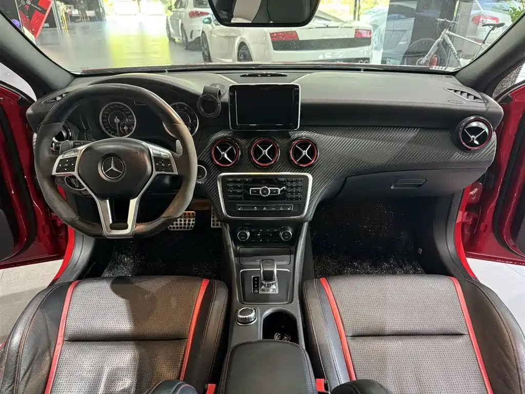 Mercedes-Benz A-Class AMG (Import) 2014 AMG A 45 4MATIC фото 9