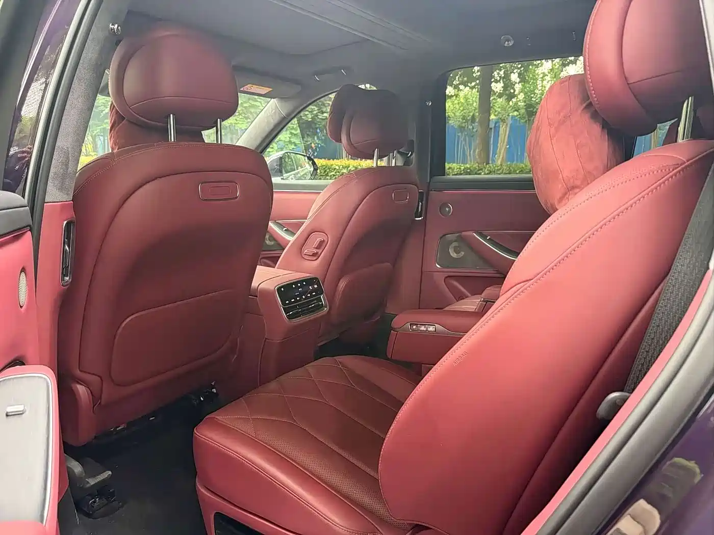 AITO Wenjie AITO M8 2025 Model Extended Range Max+ Edition 53.4kWh 6-Seater фото 7