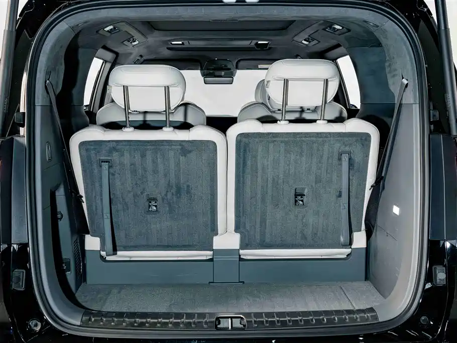 ZEEKR 009 2025 2024 6-seat Executive AWD 108kWh