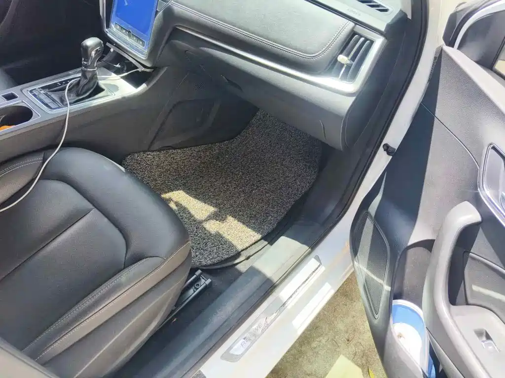 Roewe i6 2020 2020 PLUS 1.6L CVT 4G Connected Glory Flagship Edition