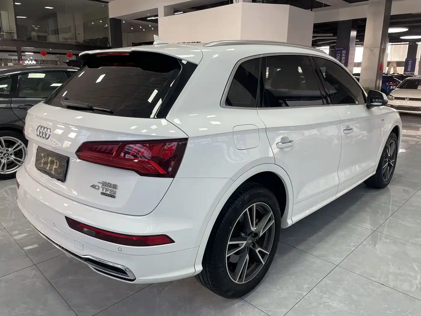 Audi Q5L 2020 Facelift 40 TFSI Honor Fashion фото 8