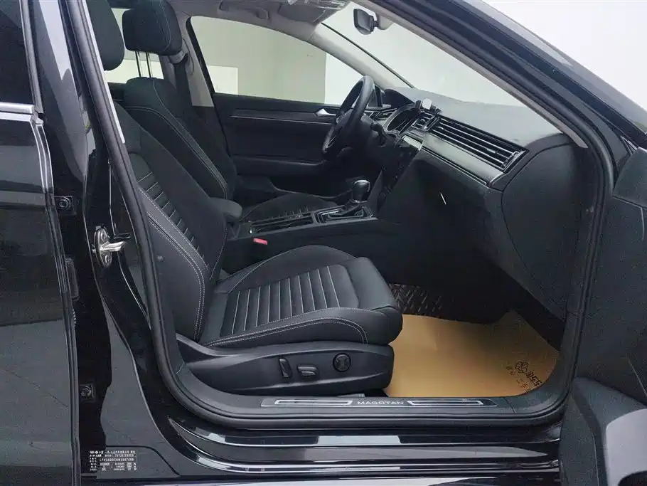 Volkswagen Magotan 2020 330TSI DSG Leading фото 8