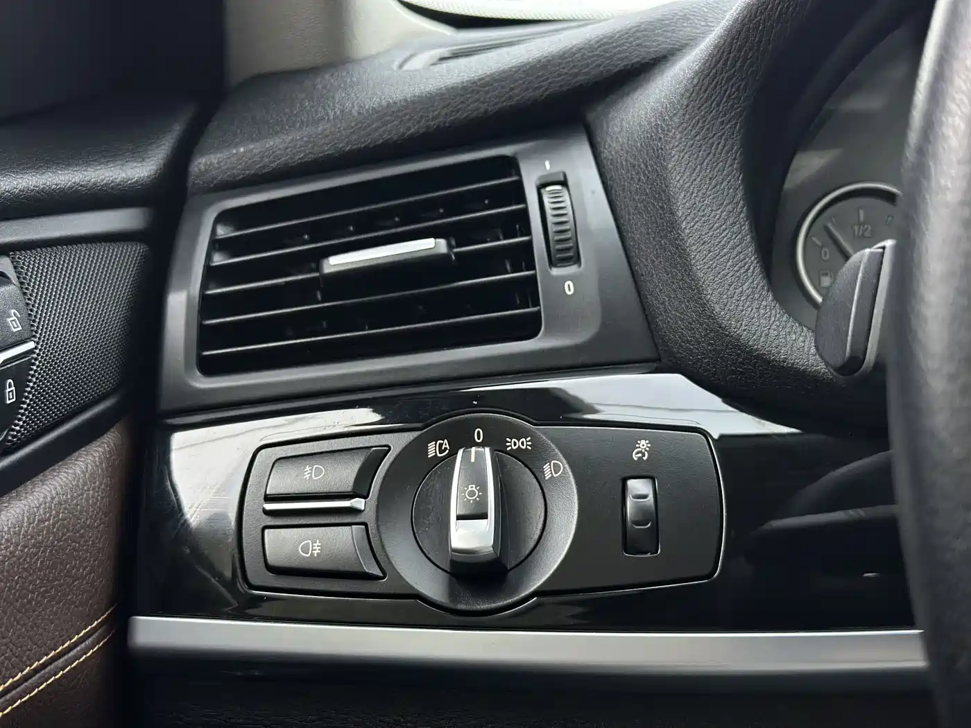BMW X3 (Import) 2014 xDrive20i X Design Package фото 11