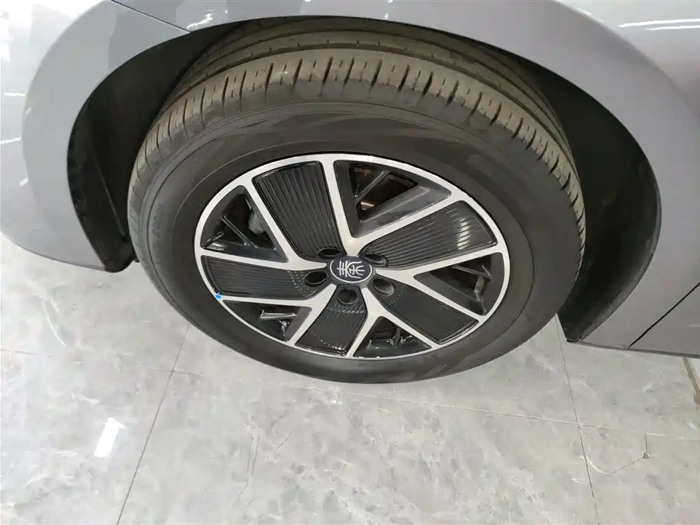BYD Qin L 2024 DM-i 120KM Leading фото 23