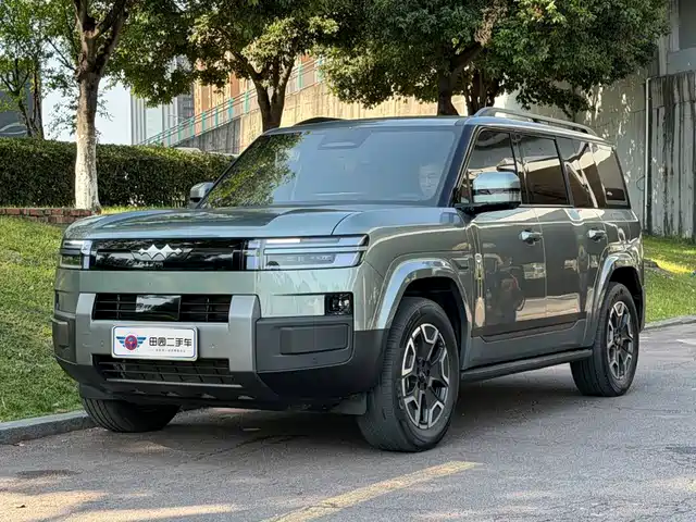 Fang Cheng Bao Titanium 7 2025 190KM All-Wheel Drive Max Edition