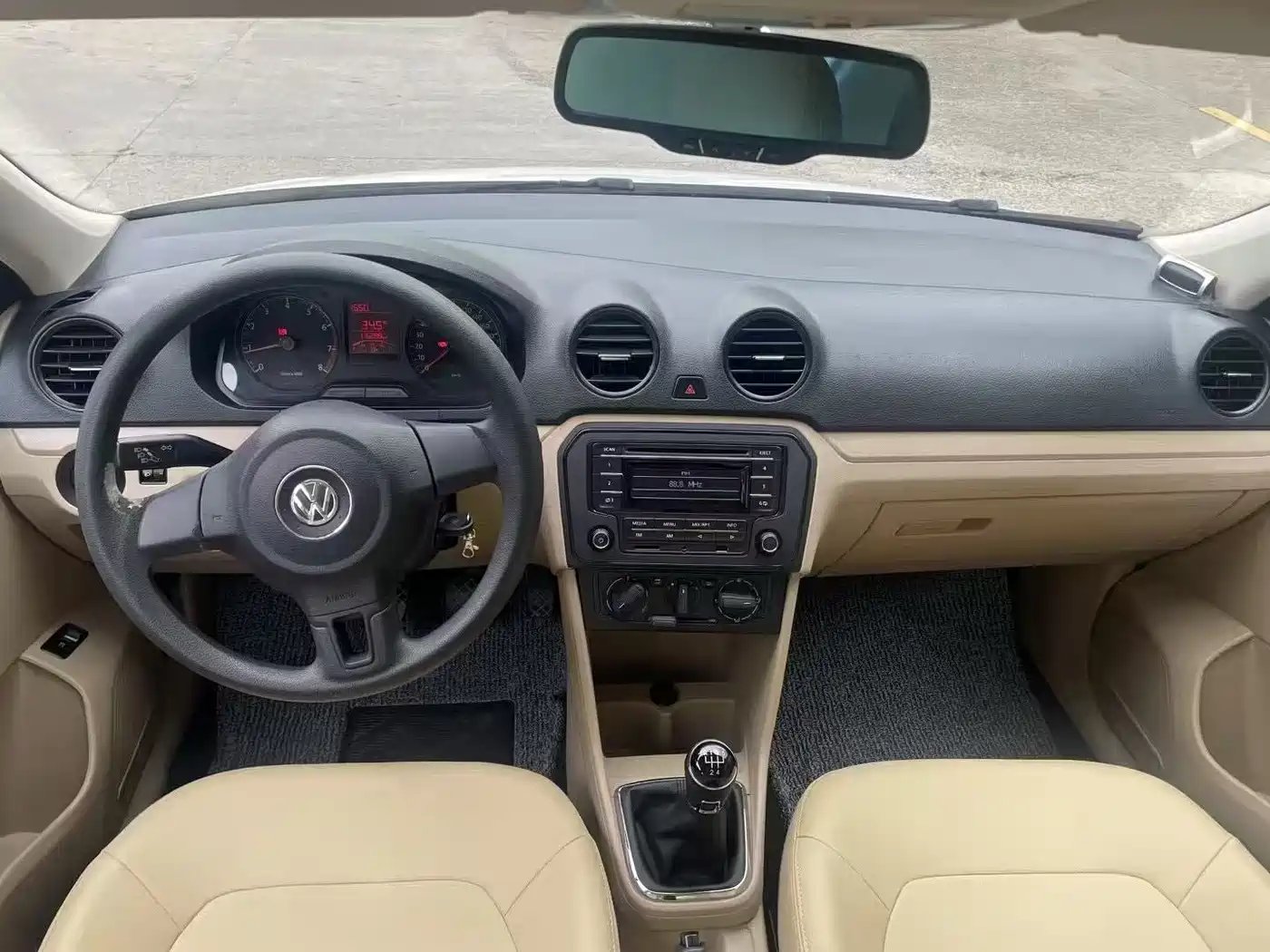 Volkswagen Jetta 2015 Value Edition 1.6L Manual Fashion фото 6