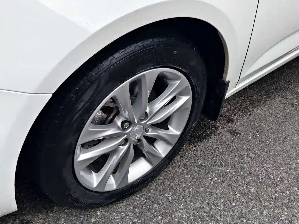 Buick Verano 2018 Sedan 20T Dual Clutch Leading фото 10