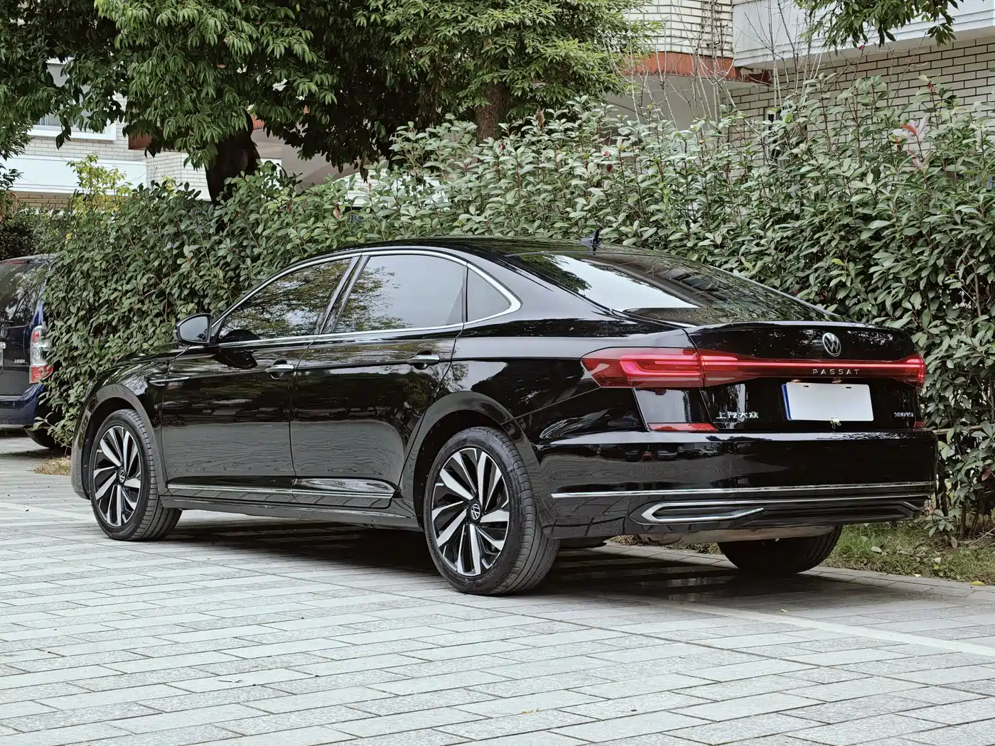 Photo 3 - Volkswagen Passat