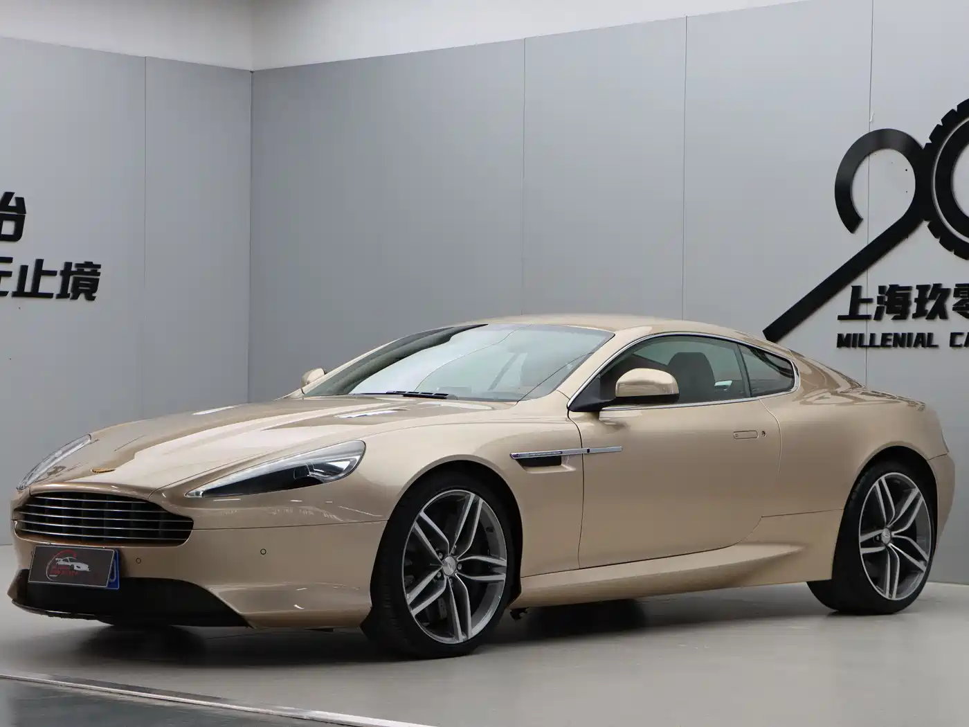 Aston Martin Virage 2012 6.0 Coupe фото 3