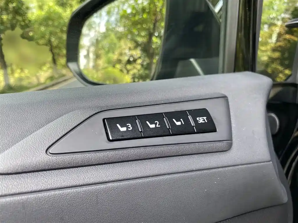 Toyota Alphard 2021 Hybrid 2.5L Premium фото 20