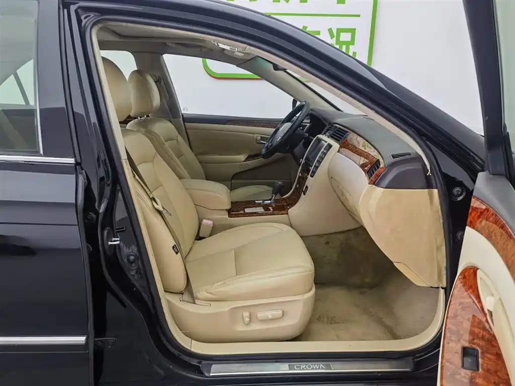 Toyota Crown 2007 2.5L Royal Special Edition фото 23