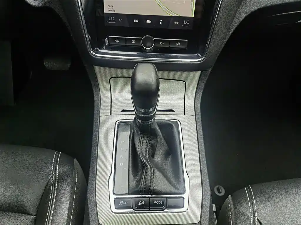 ROEWE RX5 NEW ENERGY