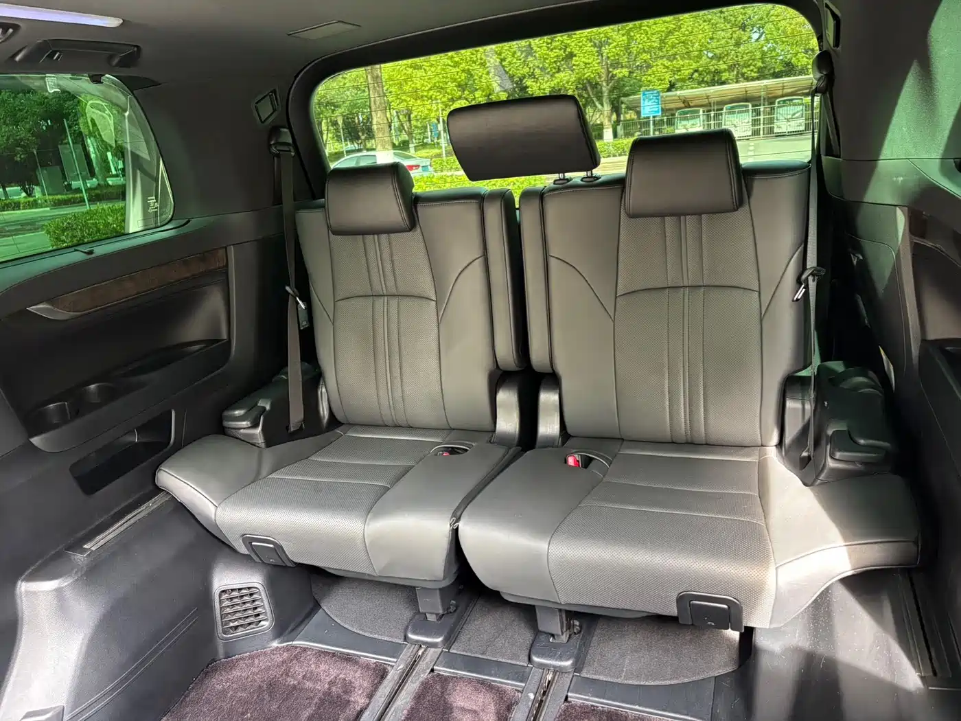 Toyota Vellfire 2019 Hybrid 2.5L HV Premium Edition фото 9
