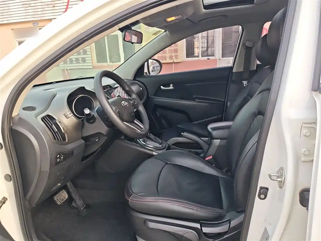 Kia Sportage 2016 2.0L Automatic 2WD GL фото 23